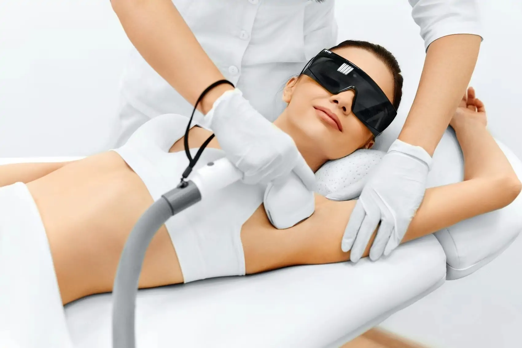 it is a laser hair removal picture for permament underarm hair removal, indicating that laser has achieved stunning before&after hair removal result